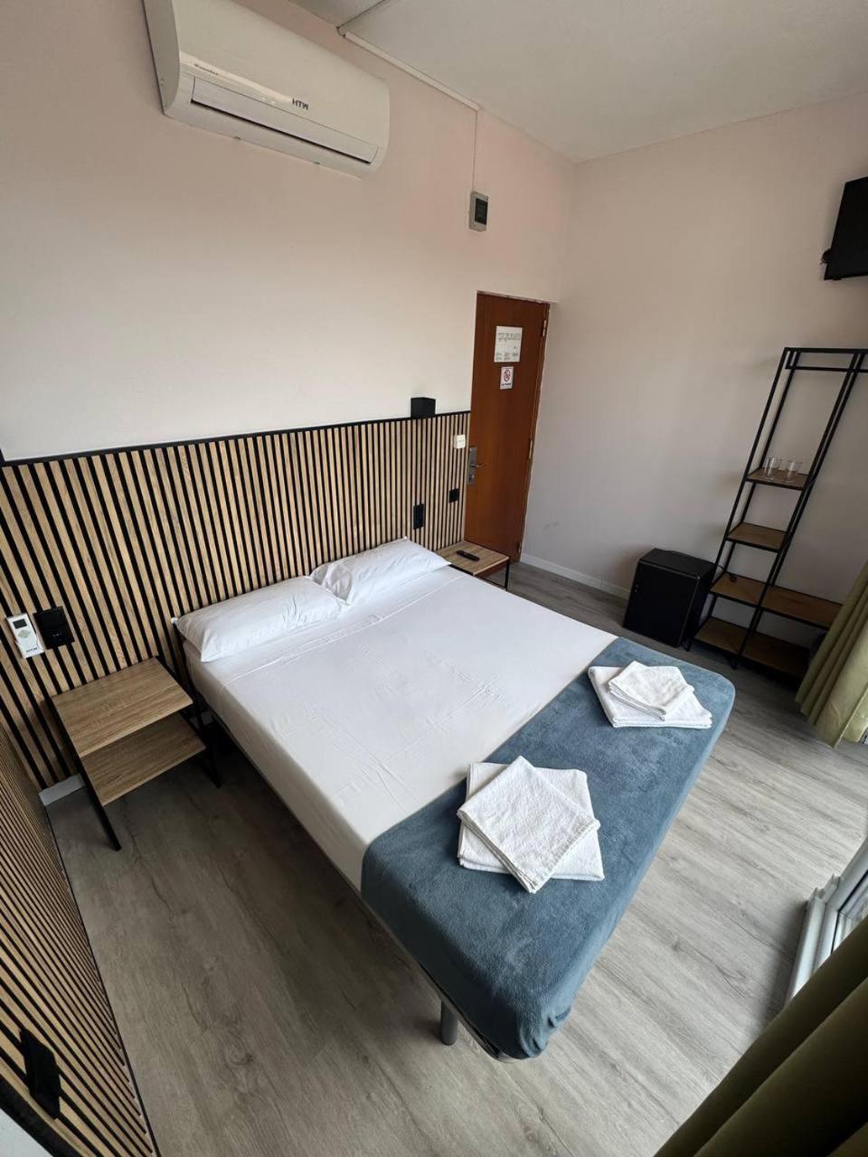 Hotel Colibri à Calella Extérieur photo